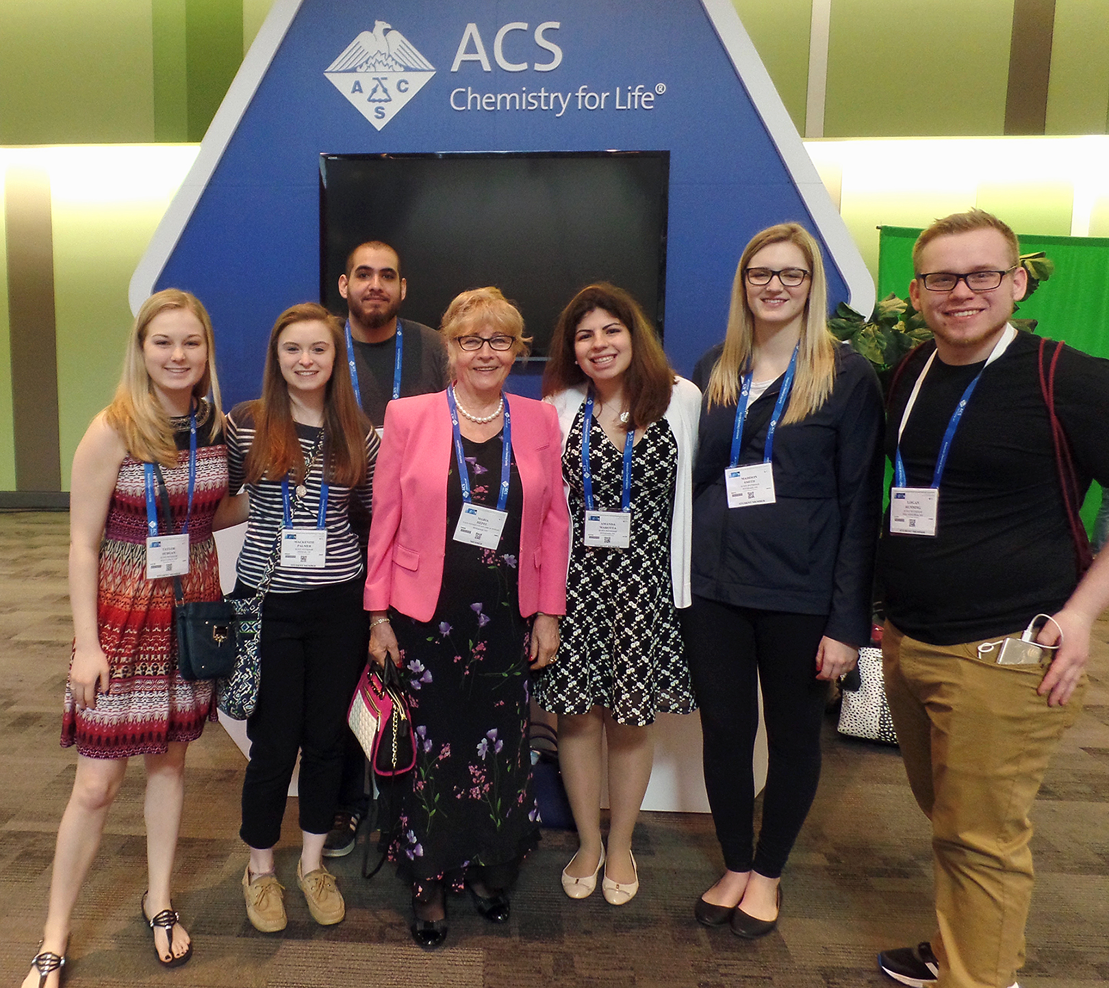 Photo of Dr. Maria Hepel and her students at the 253rd National Meeting of the American Chemical Society in San Francisco