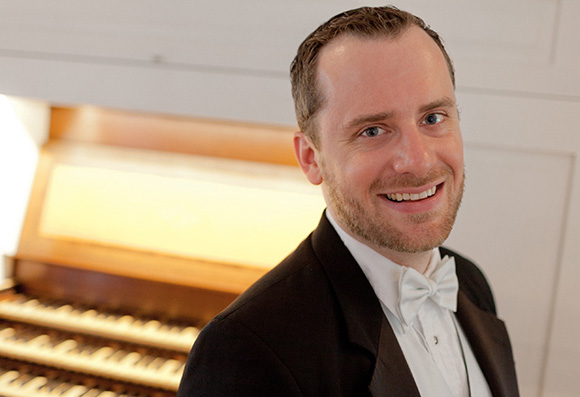Photo of Organist Jonathan Ryan