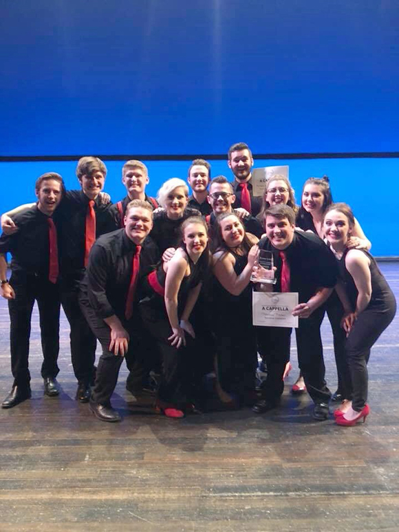 The Potsdam Pitches posed after winning the ICCA Central Semifinal in Buffalo, NY